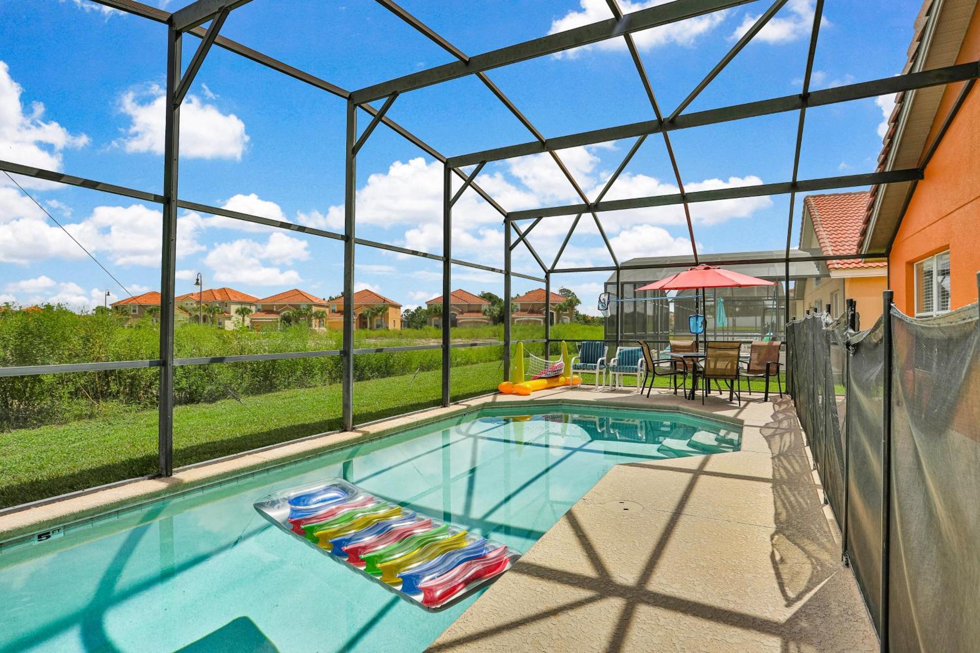 Sunny Neighbor Holiday home